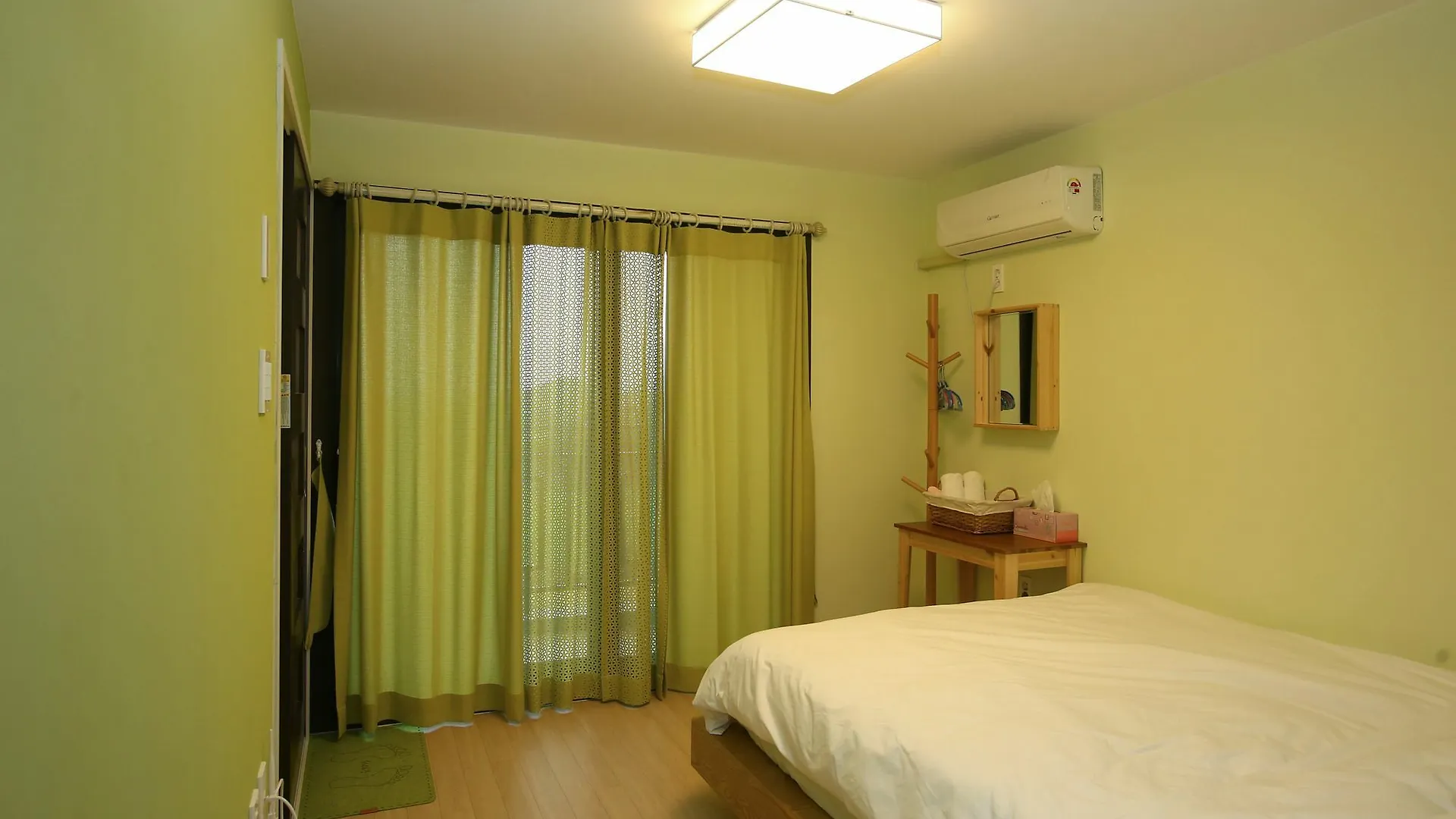 Dongdong Guesthouse Jeju Holiday home